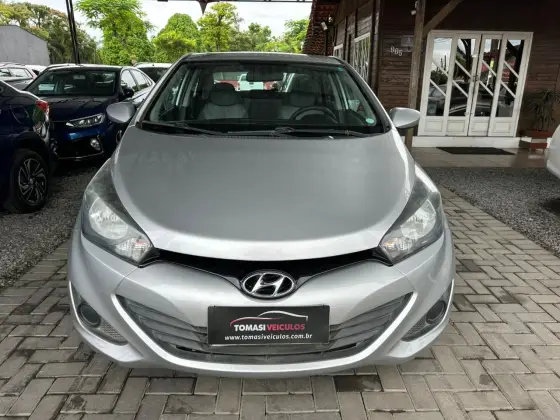 HYUNDAI HB20S 1.0 COMFORT PLUS 12V FLEX 4P MANUAL