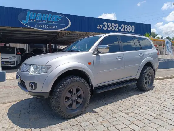 MITSUBISHI PAJERO DAKAR 3.2 HPE 4X4 7 LUGARES 16V TURBO INTERCOOLER DIESEL 4P AUTOMÁTICO