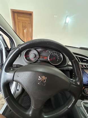 PEUGEOT-3008-2012