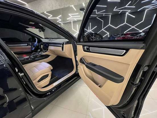 PORSCHE-CAYENNE-2023