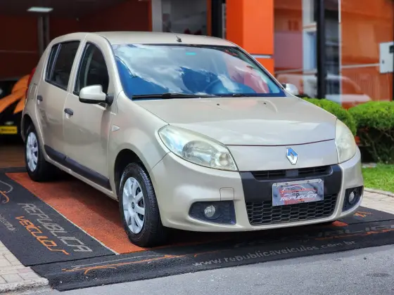 RENAULT SANDERO 1.0 EXPRESSION 16V FLEX 4P MANUAL