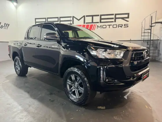 TOYOTA HILUX 2.8 D-4D TURBO DIESEL CD SR 4X4 AUTOMÁTICO TOYOTA HILUX 2.8 D-4D TURBO DIESEL CD SR 4X4 AUTOMÁTICO