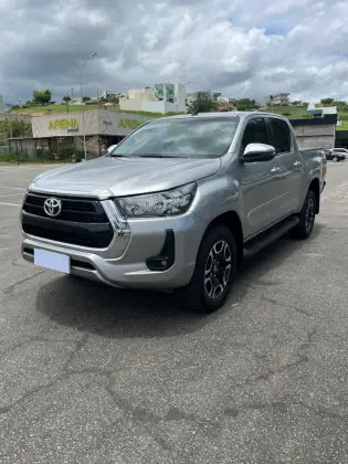 TOYOTA HILUX 2.8 D-4D TURBO DIESEL CD SRV 4X4 AUTOMÁTICO