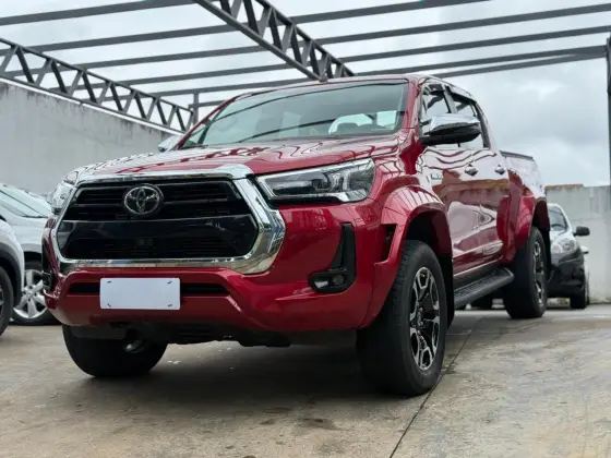 TOYOTA HILUX 2.8 D-4D TURBO DIESEL CD SRX 4X4 AUTOMÁTICO
