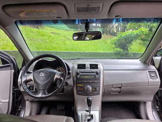 TOYOTA-COROLLA-2010