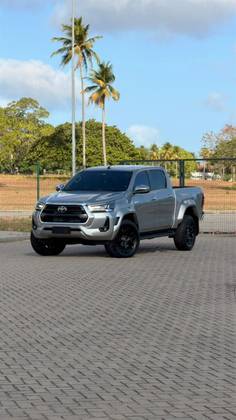 TOYOTA HILUX 2.8 D-4D TURBO DIESEL CD SRX PLUS 4X4 AUTOMÁTICO