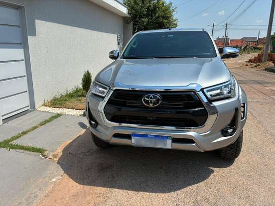TOYOTA-HILUX-2024