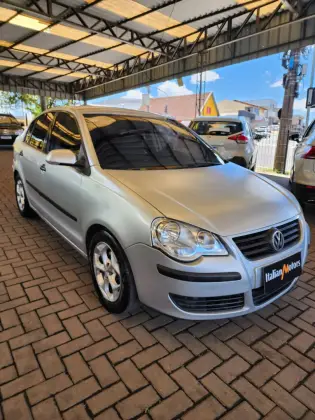 VOLKSWAGEN POLO SEDAN 1.6 8V GASOLINA 4P MANUAL