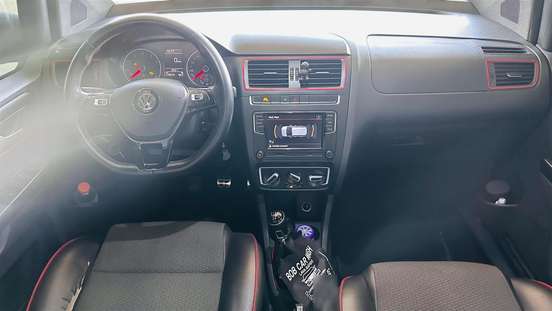 VOLKSWAGEN-FOX-2015