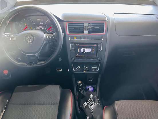 VOLKSWAGEN-FOX-1.6 MI ROCK IN RIO 8V FLEX 4P MANUAL VOLKSWAGEN-FOX-2015
