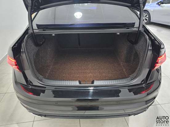 VOLKSWAGEN-JETTA-2023