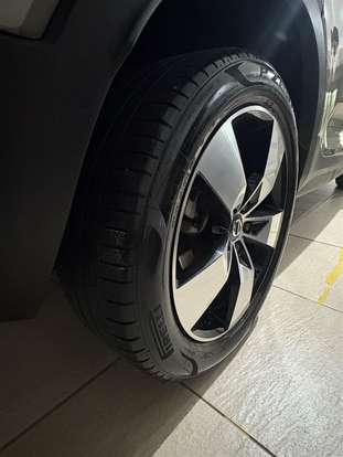 VOLVO-XC40-2021