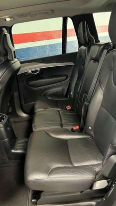 VOLVO-XC90-2021