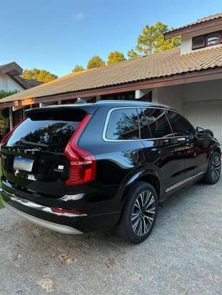 VOLVO-XC90-2021