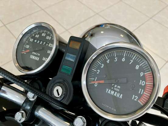 YAMAHA-RX 180-1983