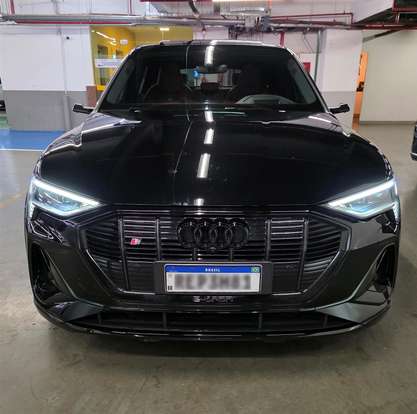 AUDI-E-TRON-2021