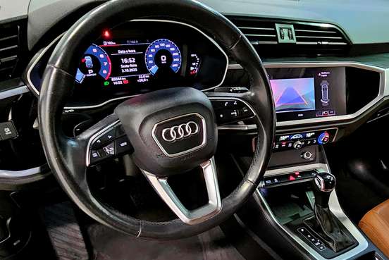 AUDI-Q3-2020
