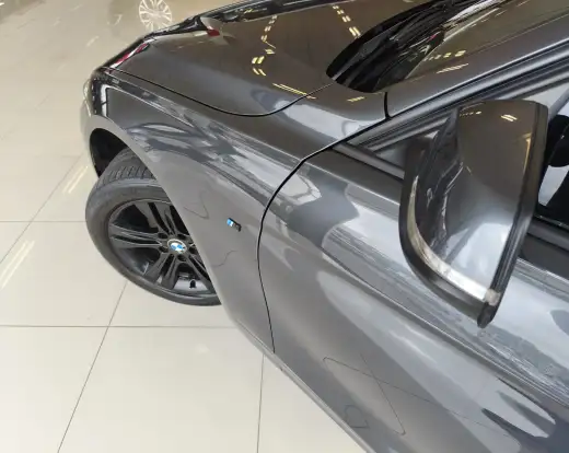 BMW-320i-2018