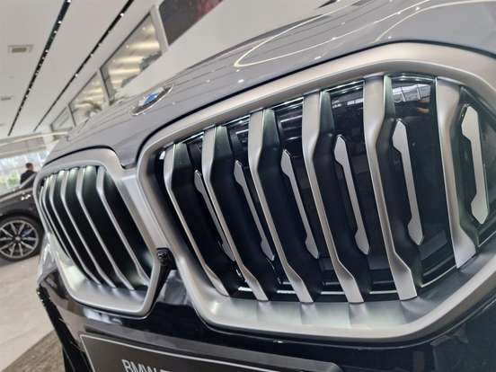 BMW-X6-2025