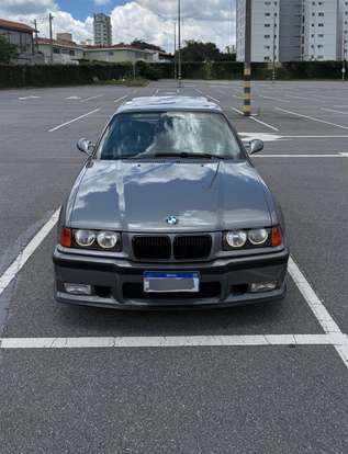 BMW-318iS-1993