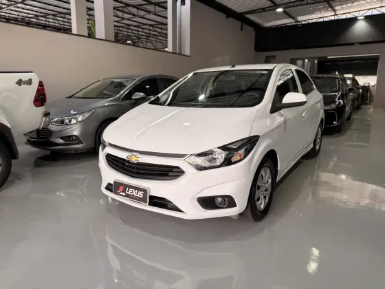 CHEVROLET ONIX 1.0 MPFI LT 8V FLEX 4P MANUAL CHEVROLET ONIX 1.0 MPFI LT 8V FLEX 4P MANUAL