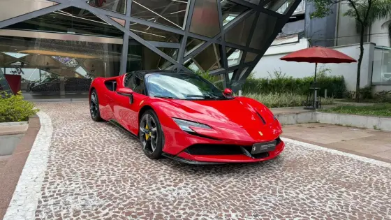 FERRARI SF90 4.0 V8 TURBO PHEV STRADALE F1-DCT