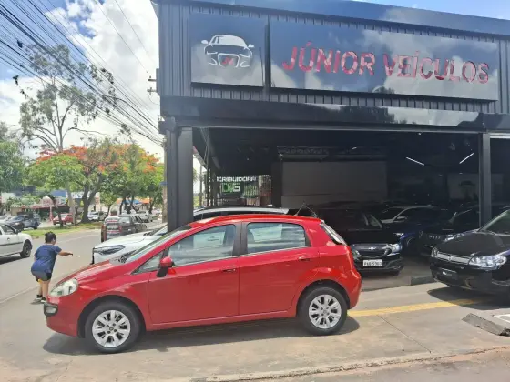 FIAT PUNTO 1.4 ATTRACTIVE 8V FLEX 4P MANUAL FIAT PUNTO 1.4 ATTRACTIVE 8V FLEX 4P MANUAL