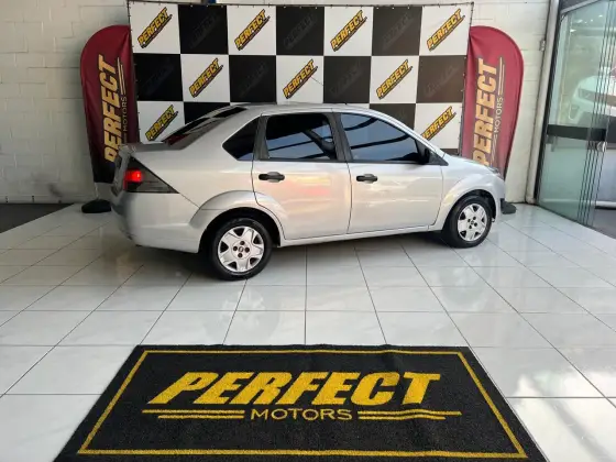 FORD FIESTA 1.6 MPI SEDAN 8V FLEX 4P MANUAL