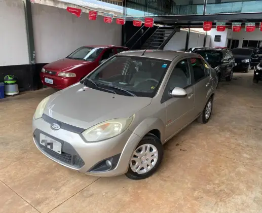 FORD FIESTA 1.6 ROCAM SEDAN 8V FLEX 4P MANUAL
