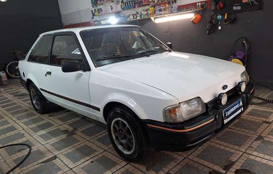 FORD-ESCORT-1988