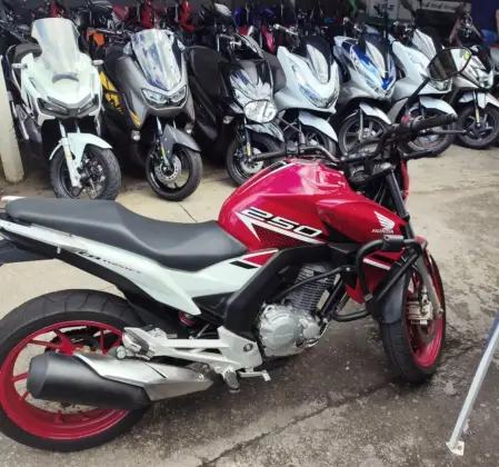 HONDA CB TWISTER 
