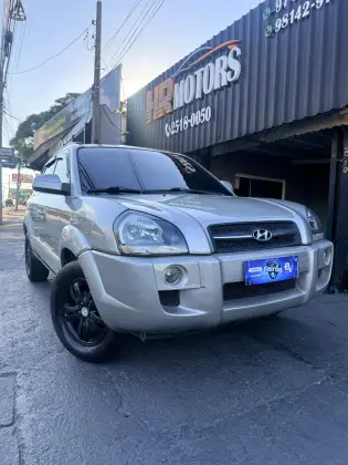 HYUNDAI TUCSON 2.0 MPFI GLS 16V 143CV 2WD GASOLINA 4P AUTOMÁTICO HYUNDAI TUCSON 2.0 MPFI GLS 16V 143CV 2WD GASOLINA 4P AUTOMÁTICO