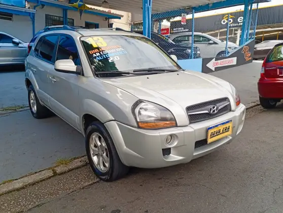 HYUNDAI TUCSON 2.0 MPFI GLS 16V 143CV 2WD GASOLINA 4P AUTOMÁTICO HYUNDAI TUCSON 2.0 MPFI GLS 16V 143CV 2WD GASOLINA 4P AUTOMÁTICO