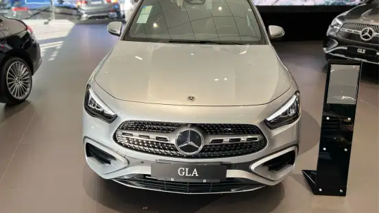 MERCEDES-BENZ-GLA 200-2025