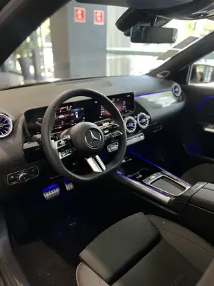 MERCEDES-BENZ-GLA 200-2025