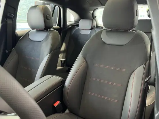 MERCEDES-BENZ-GLA 200-1.3 MHEV AMG LINE 7G-DCT MERCEDES-BENZ-GLA 200-2025