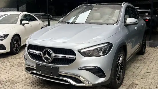 MERCEDES-BENZ-GLA 200-2025
