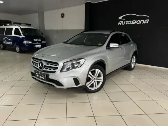MERCEDES-BENZ GLA 200 1.6 CGI FLEX STYLE 7G-DCT