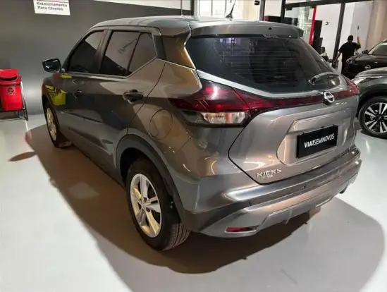 NISSAN-KICKS-2023
