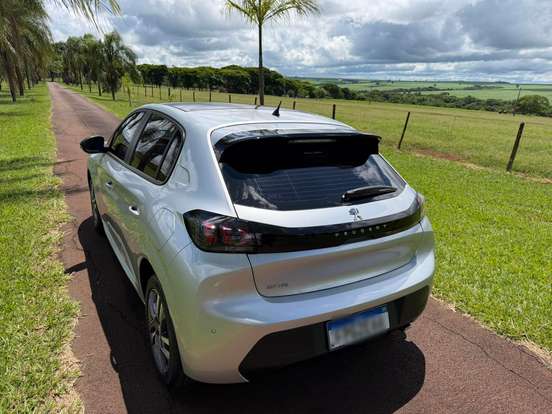 PEUGEOT-208-2020