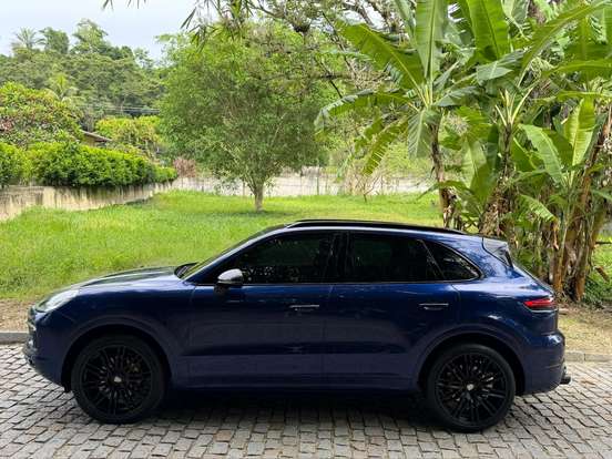 PORSCHE-CAYENNE-2018
