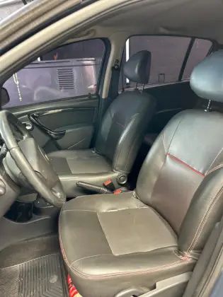 RENAULT SANDERO 1.6 PRIVILÉGE 16V FLEX 4P AUTOMÁTICO