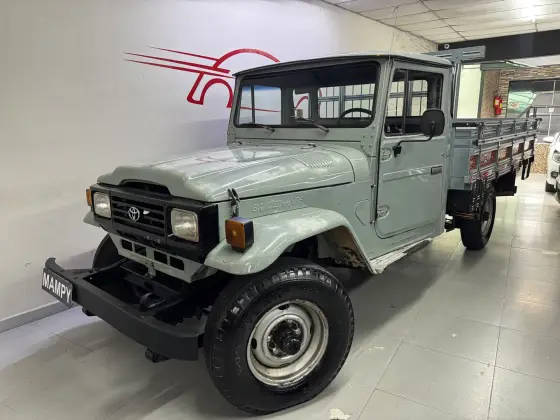 TOYOTA BANDEIRANTE 4.0 OJ50LV-B 4X4 CHASSI LONGO DIESEL 2P MANUAL