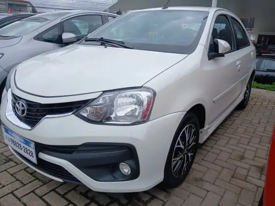 TOYOTA ETIOS 1.5 PLATINUM 16V FLEX 4P AUTOMÁTICO TOYOTA ETIOS 1.5 PLATINUM 16V FLEX 4P AUTOMÁTICO