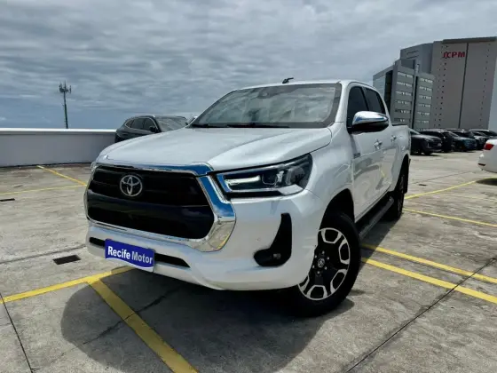 TOYOTA HILUX 2.8 D-4D TURBO DIESEL CD SRX 4X4 AUTOMÁTICO