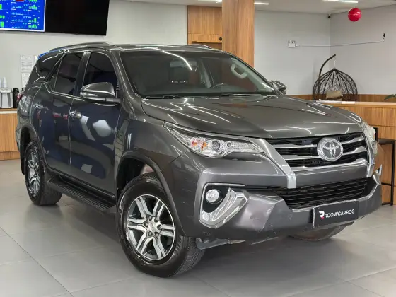 TOYOTA HILUX SW4 2.7 SRV 7 LUGARES 4X2 16V FLEX 4P AUTOMÁTICO