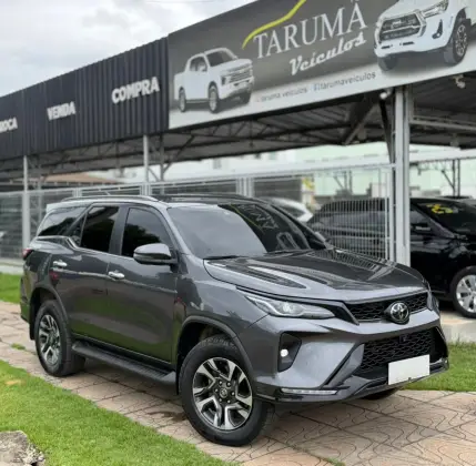 TOYOTA HILUX SW4 2.8 D-4D TURBO DIESEL SRX PLATINUM 7L 4X4 AUTOMÁTICO