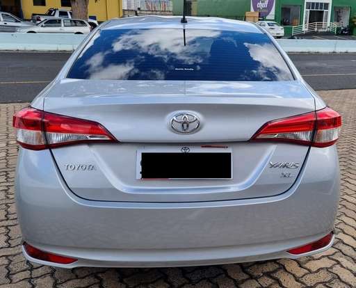 TOYOTA-YARIS-2018