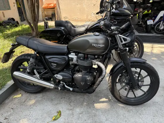 TRIUMPH SPEED TWIN 900 