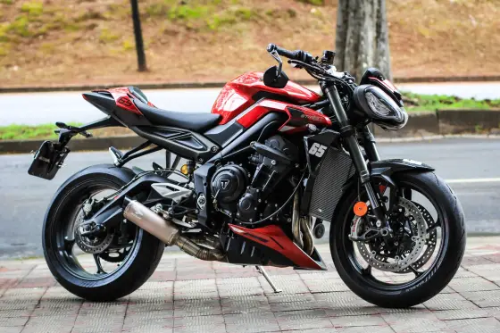 TRIUMPH STREET TRIPLE 765 RS 